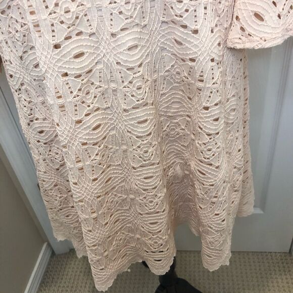 Ronni Nicole pink lace eyelet bell sleeve dress size medium - Picture 3 of 14